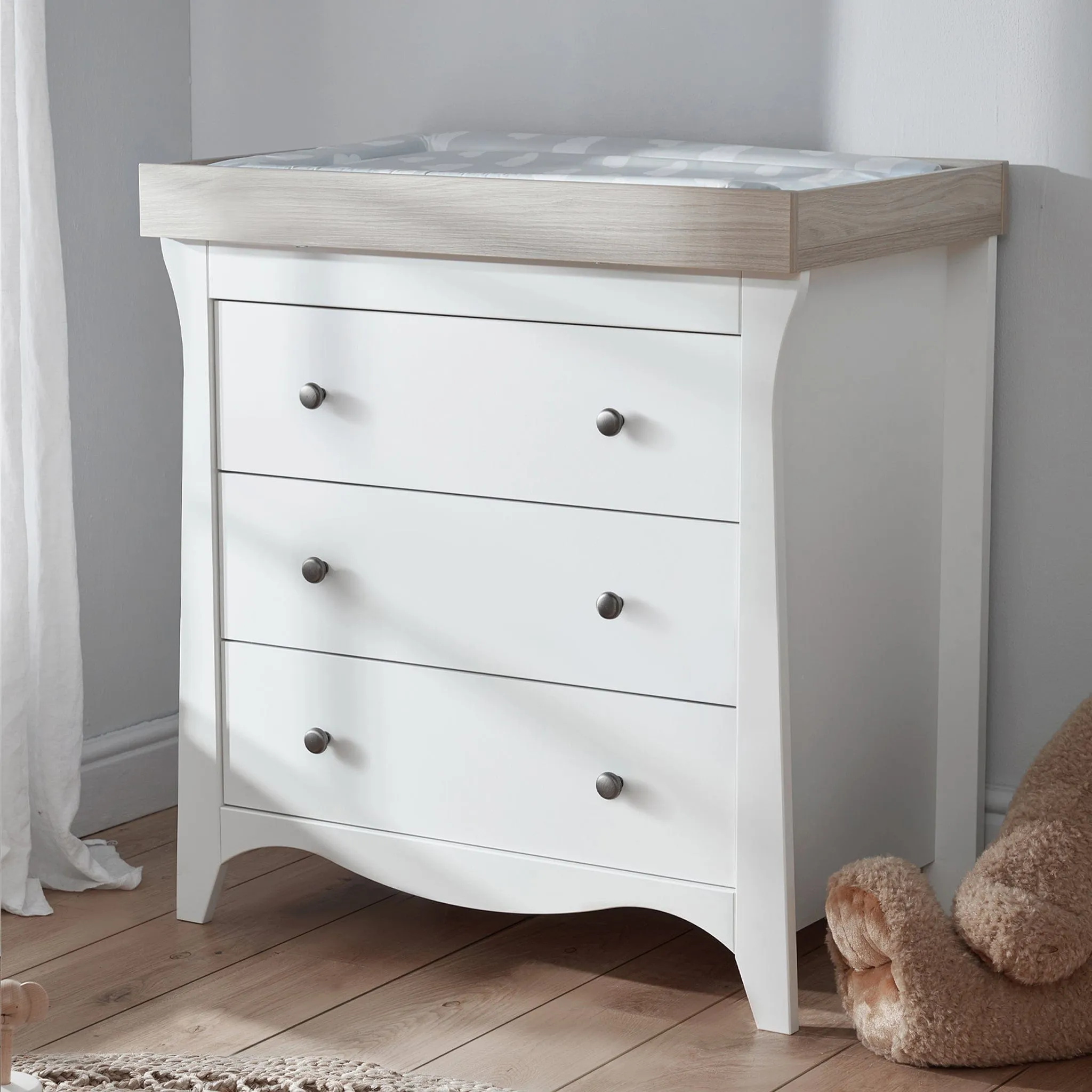 CuddleCo Clara 3 Piece Nursery Furniture Set in White/Ash