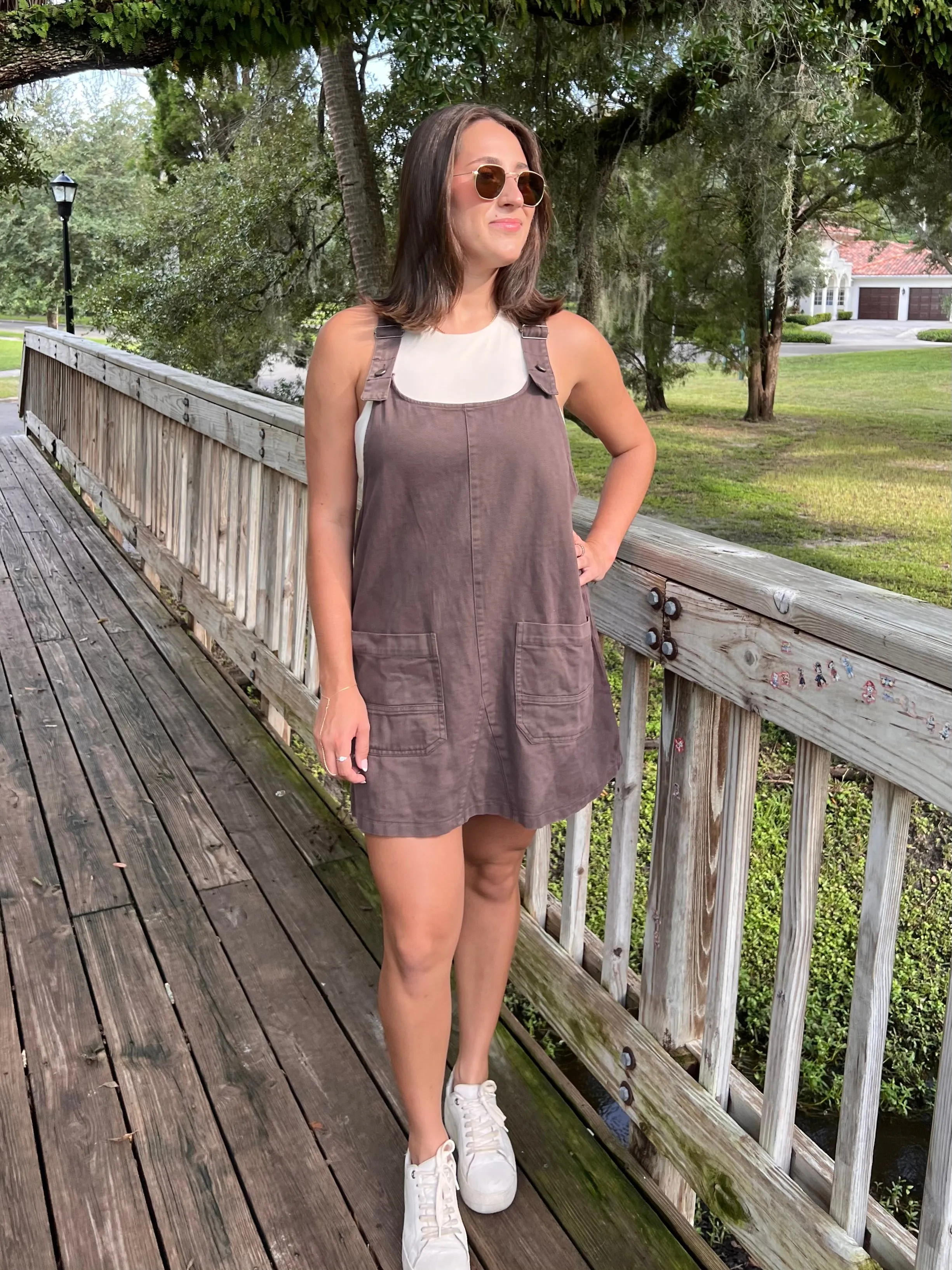 SUTTON OVERALL DRESS IN COCOA