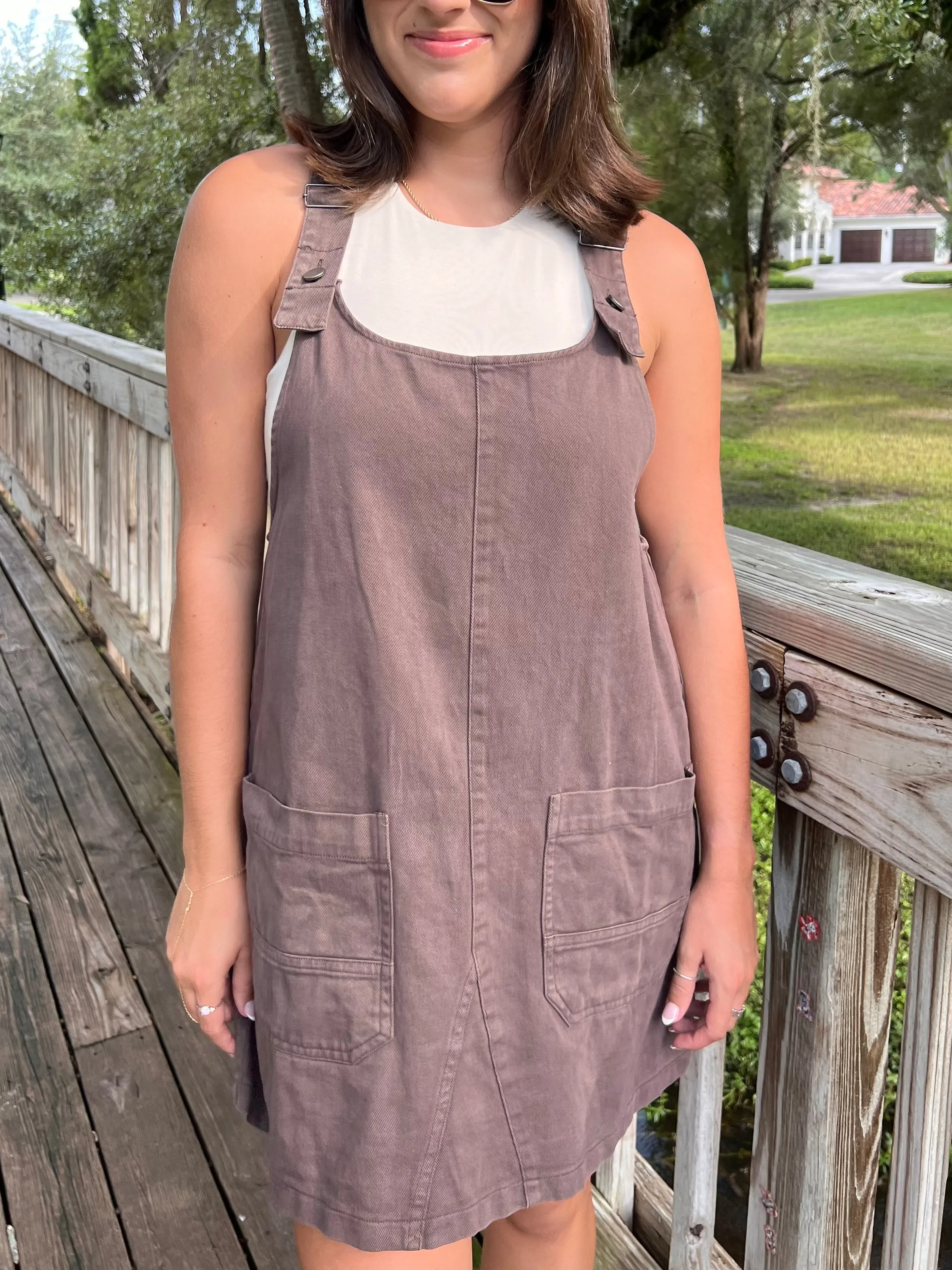 SUTTON OVERALL DRESS IN COCOA